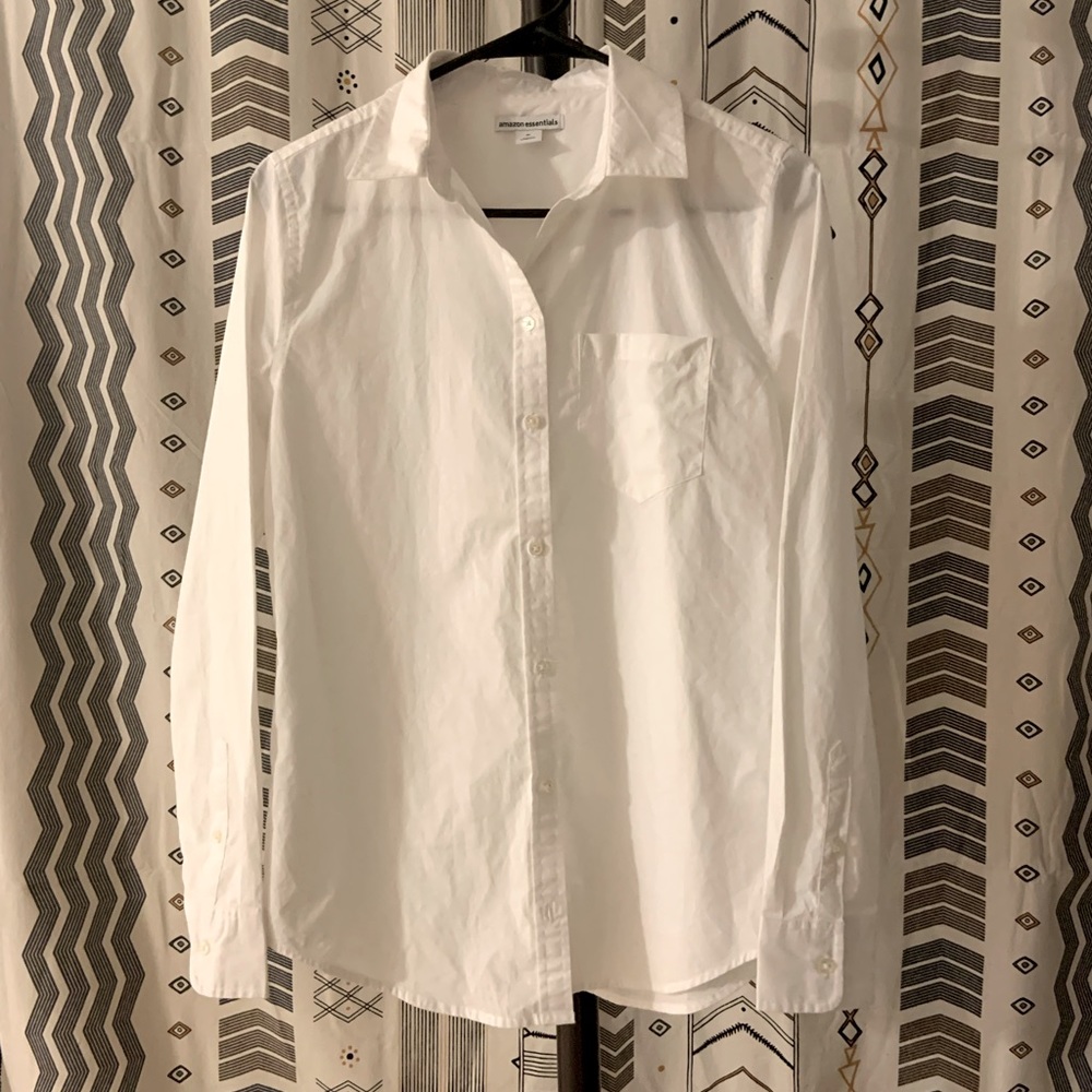 Basic white shirt. Amazon essentials